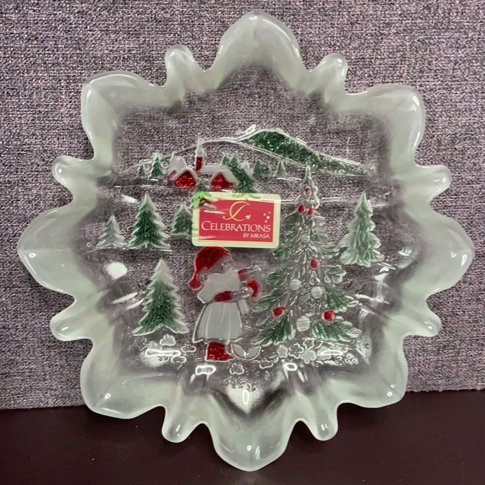 Holiday Mikasa Dish